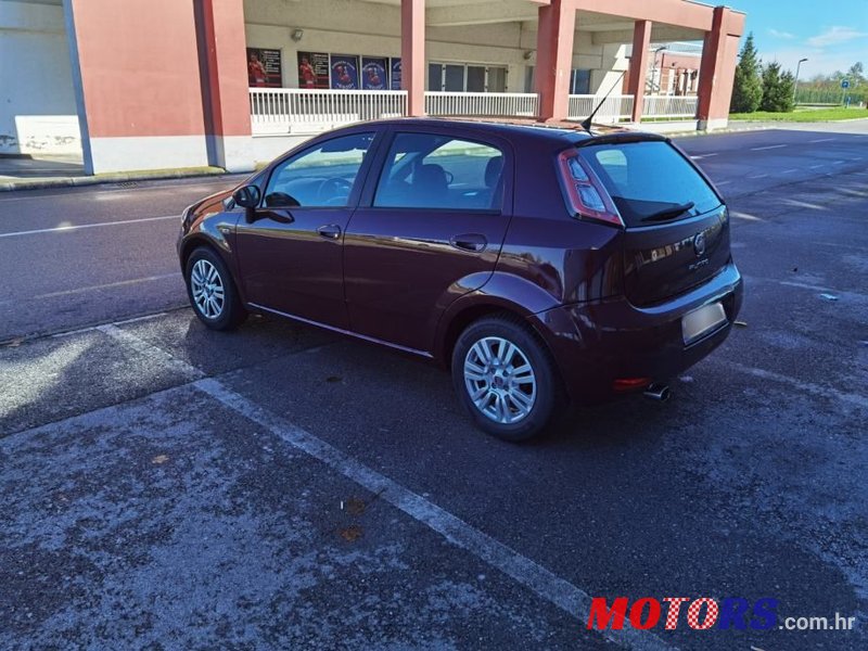 2014' Fiat Punto photo #5