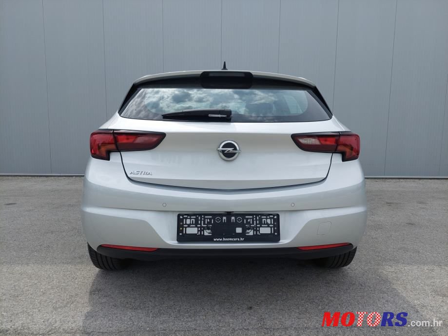 2019' Opel Astra photo #4