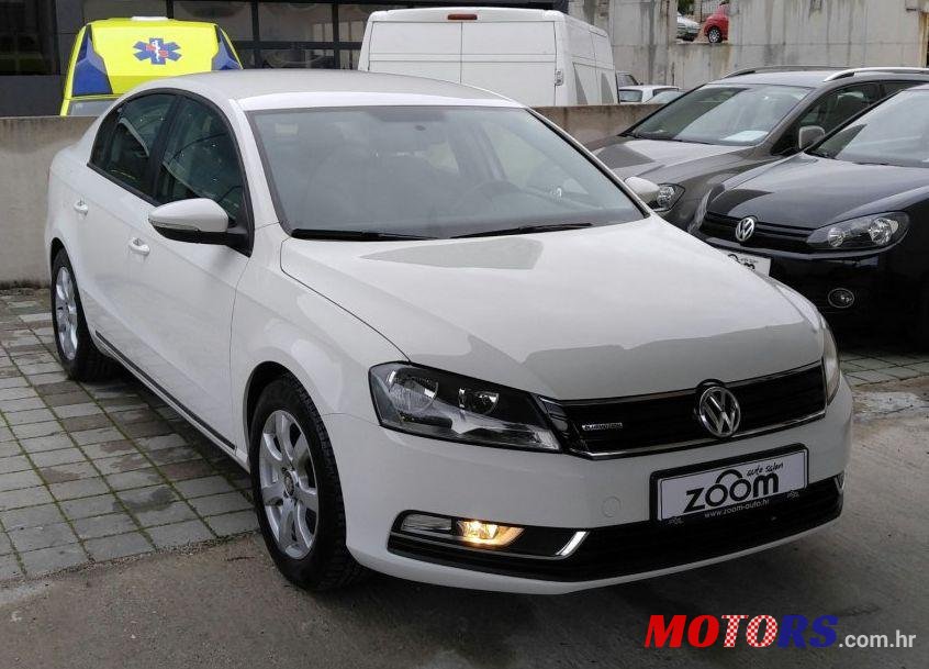 2012' Volkswagen Passat 1,6 Tdi Bmt photo #1