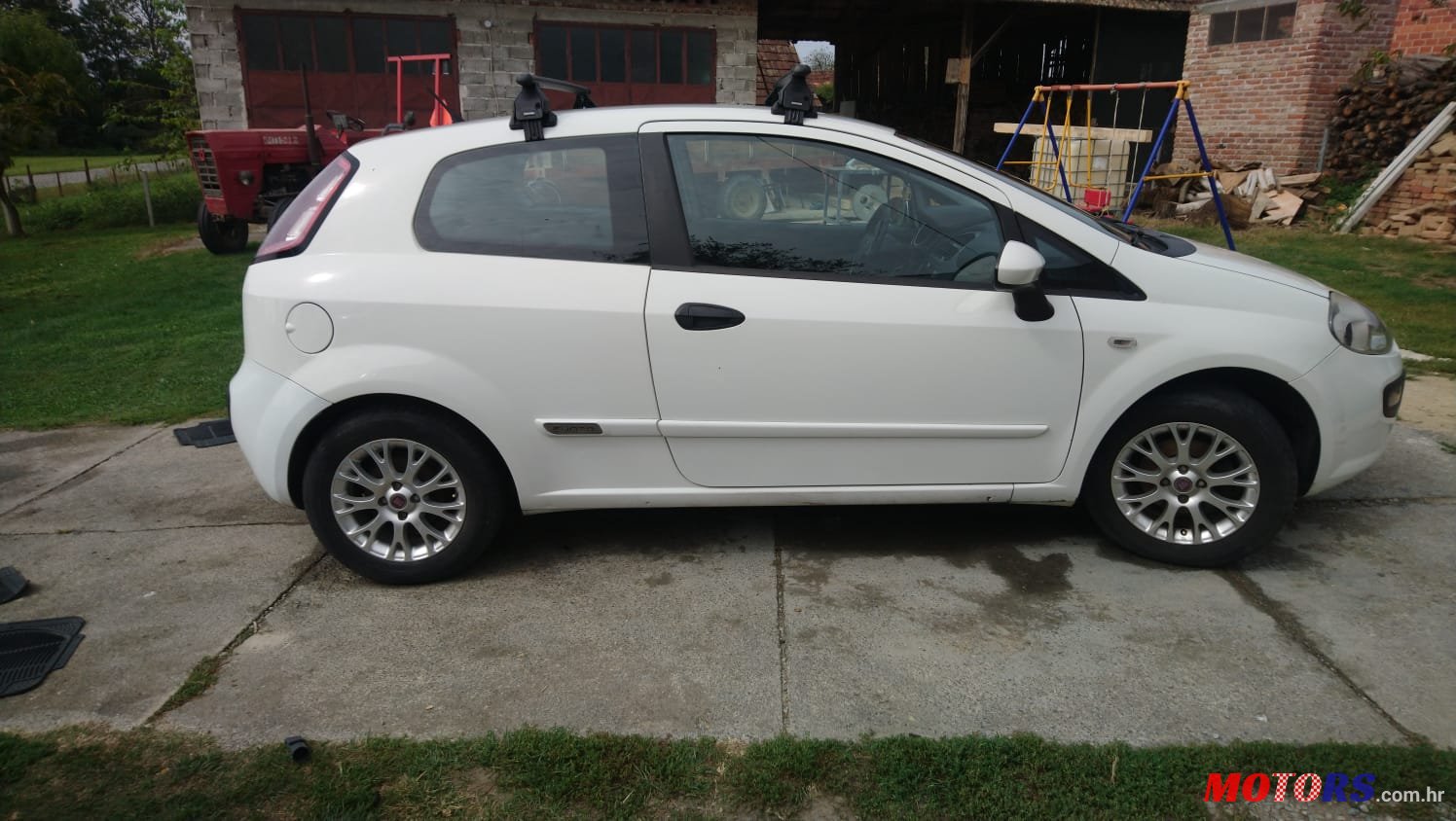 2010' Fiat Punto Evo photo #4