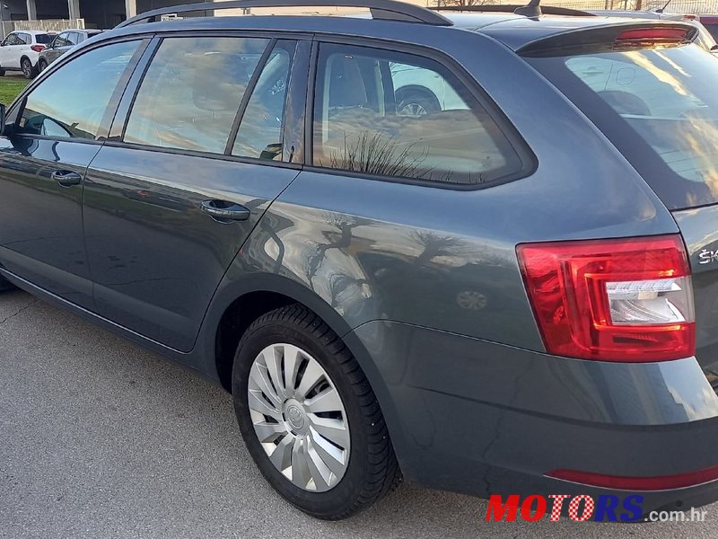 2020' Skoda Octavia Combi photo #3