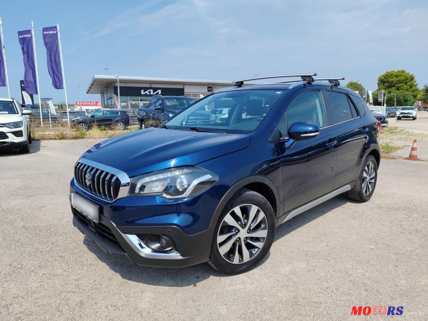 2019' Suzuki SX4 photo #1