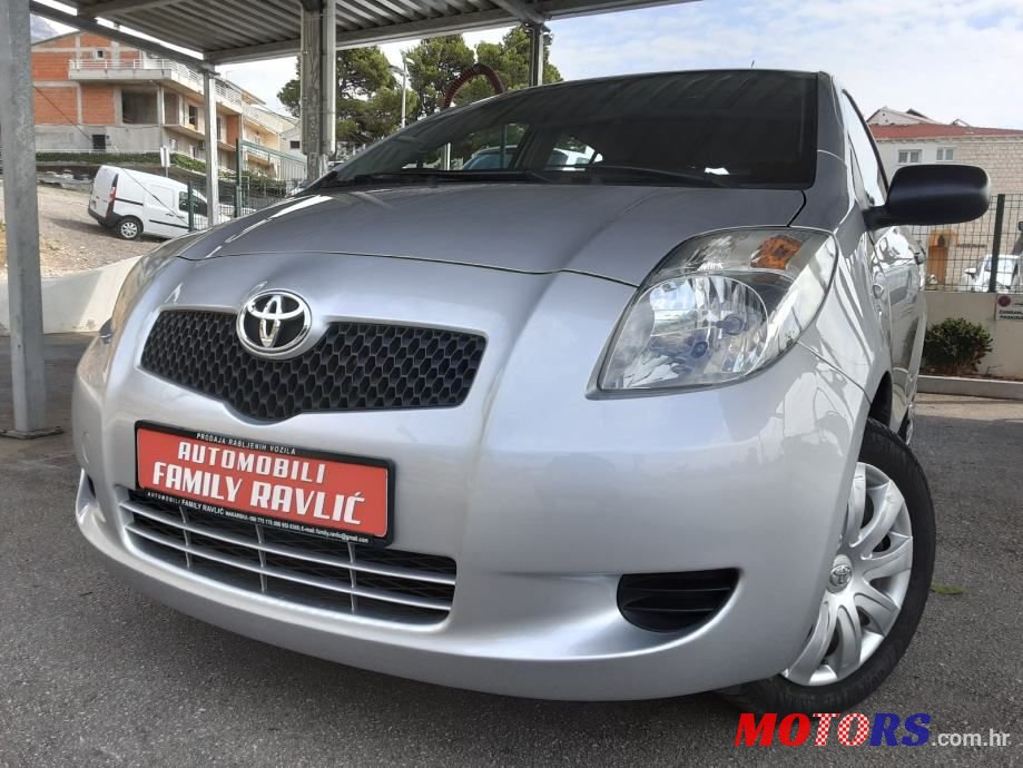 2006' Toyota Yaris photo #1