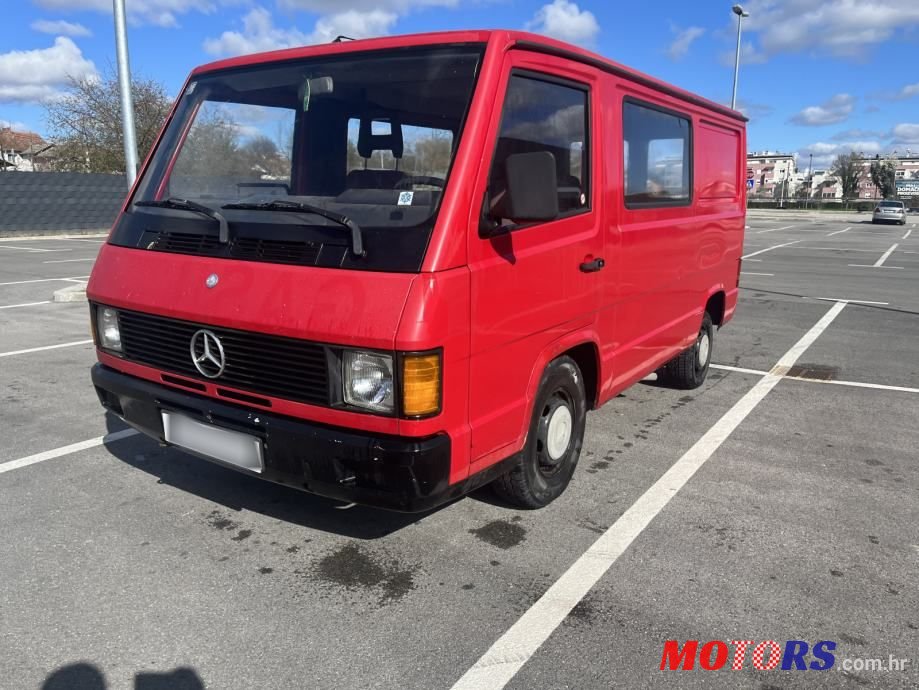 1994' Mercedes-Benz Mb-100 photo #1
