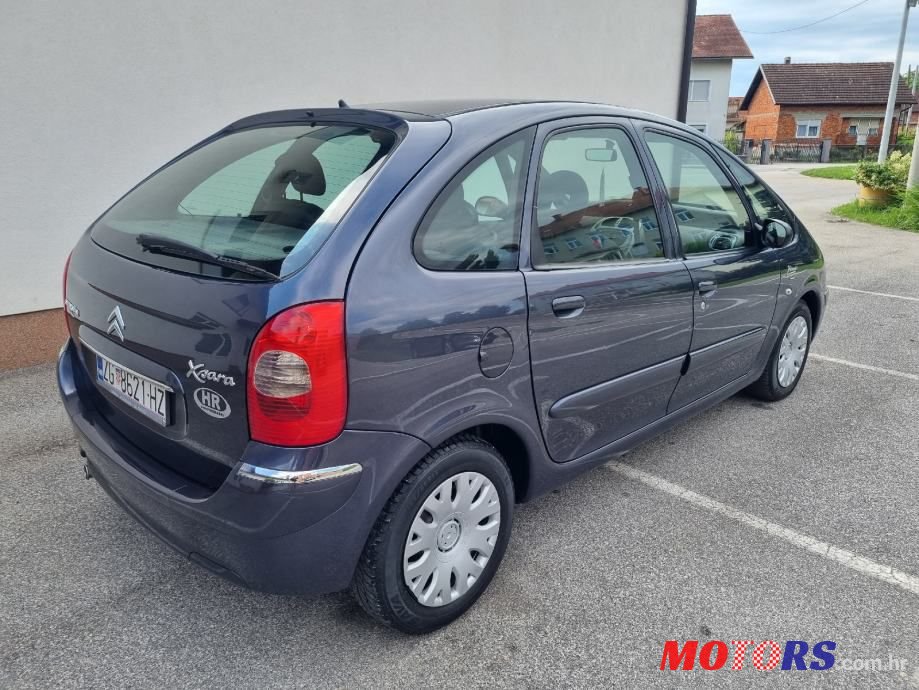 2008' Citroen Xsara Picasso photo #6