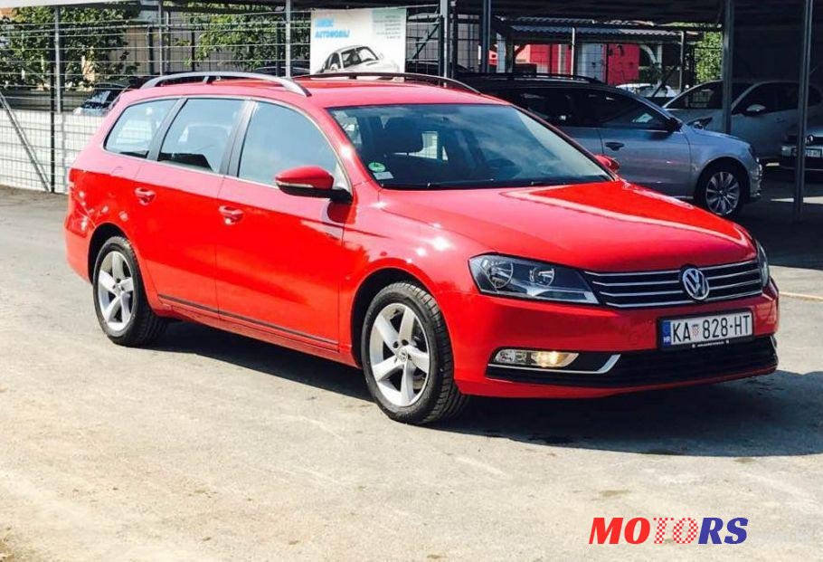 2012' Volkswagen Passat Variant photo #1