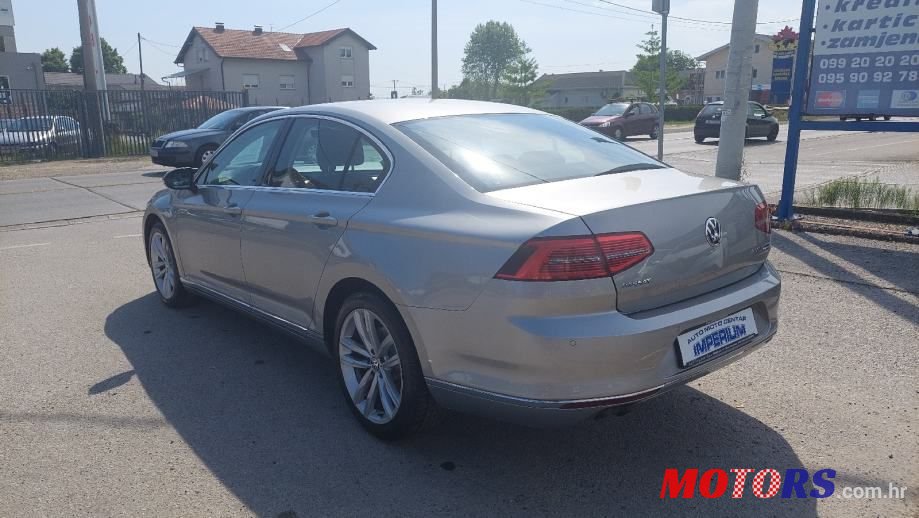 2015' Volkswagen Passat photo #4