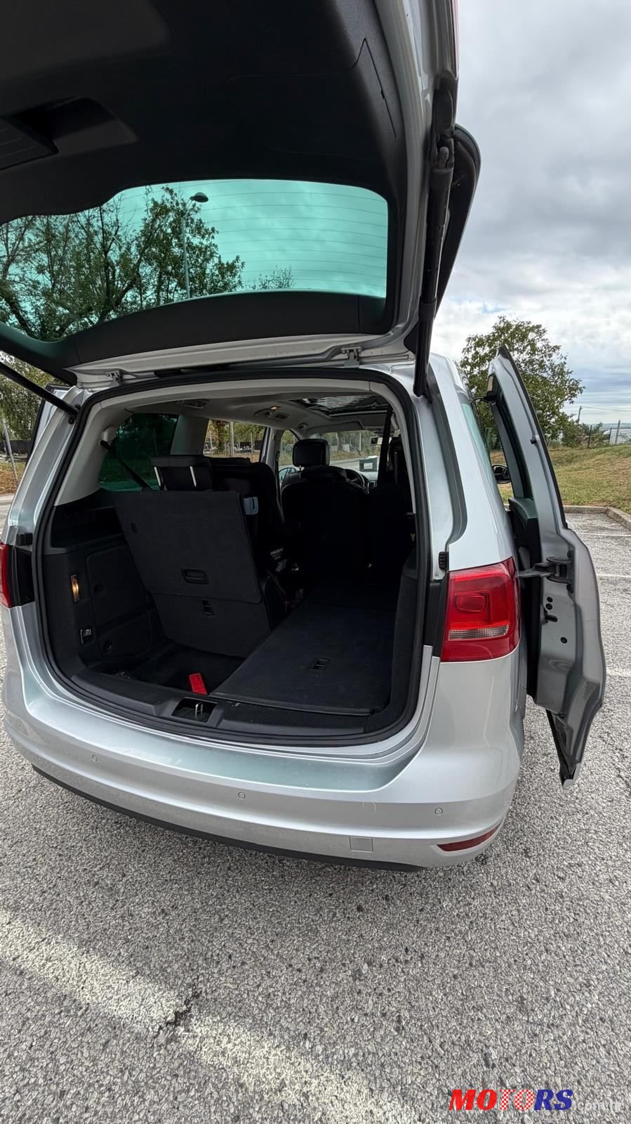 2013' Volkswagen Sharan 2,0 Tdi Bmt photo #5