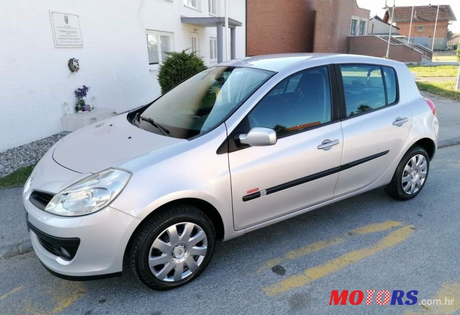 2008' Renault Clio 1,2 photo #1