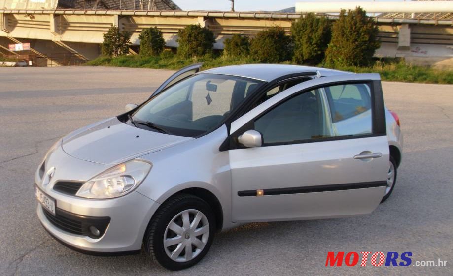 2008' Renault Clio 1,2 photo #1
