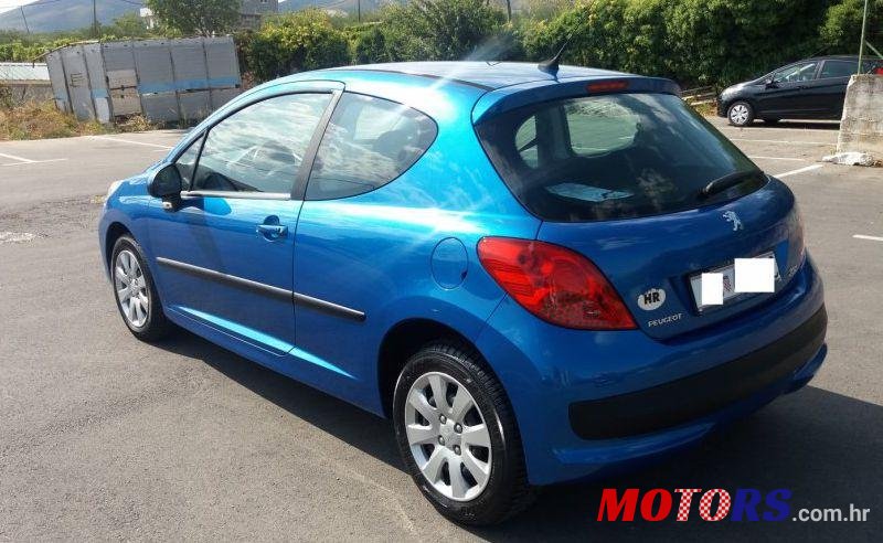 2007' Peugeot 207 photo #2