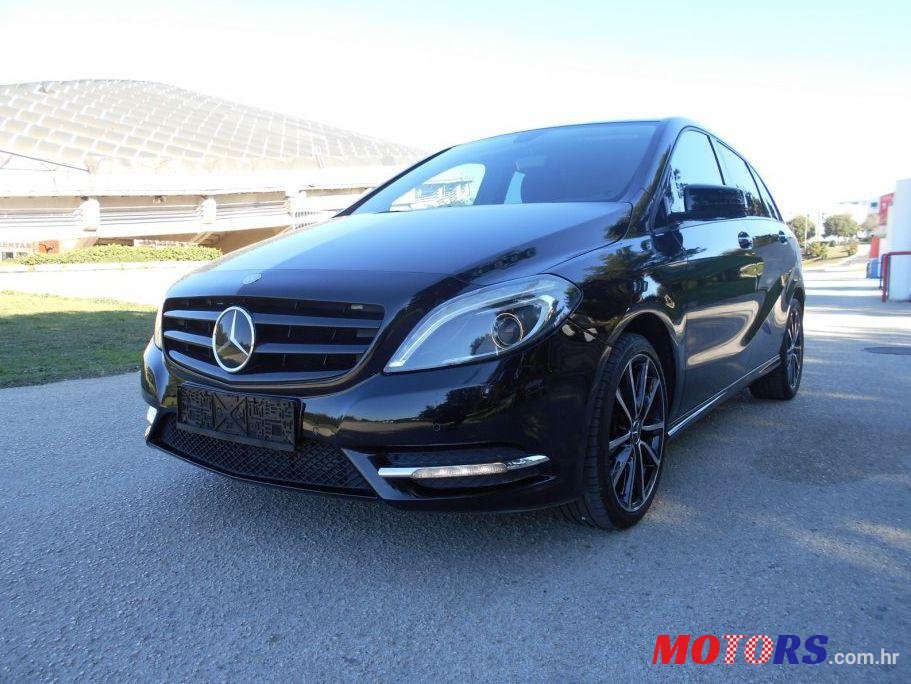 2013' Mercedes-Benz B-Class 180 Cdi photo #2