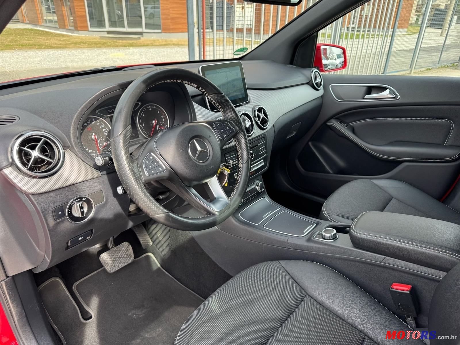 2015' Mercedes-Benz B-Klasa 200 Cdi photo #6