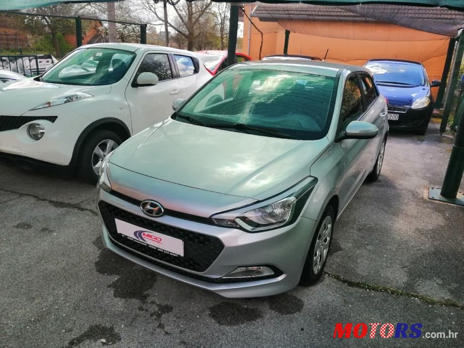 2017' Hyundai i20 photo #2