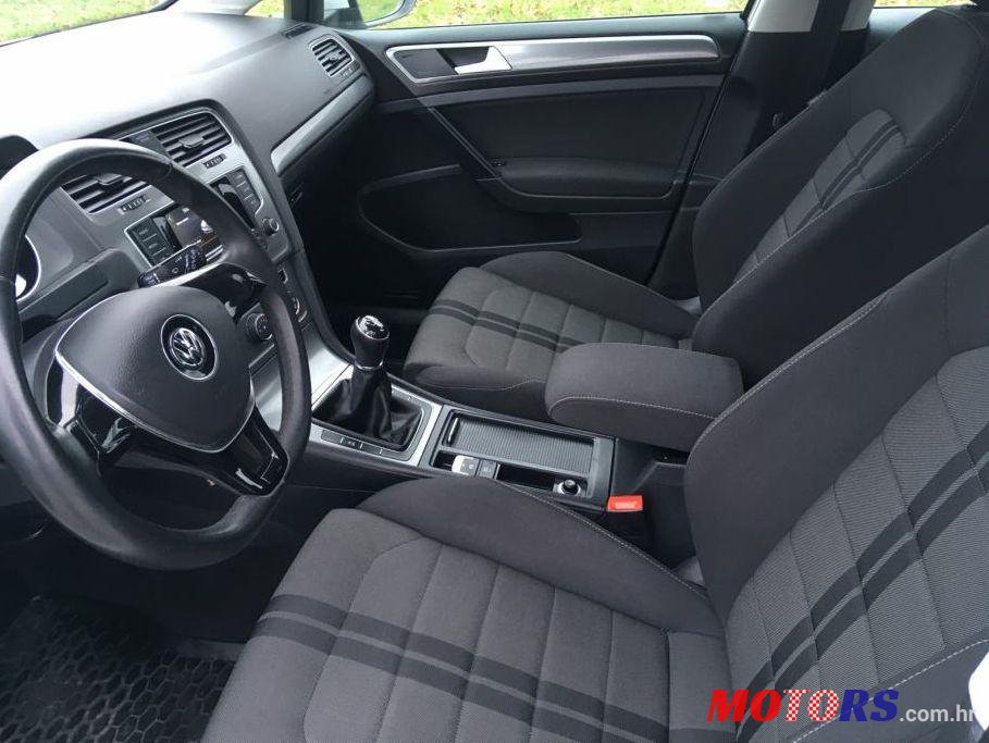 2015' Volkswagen Golf VII Variant photo #2