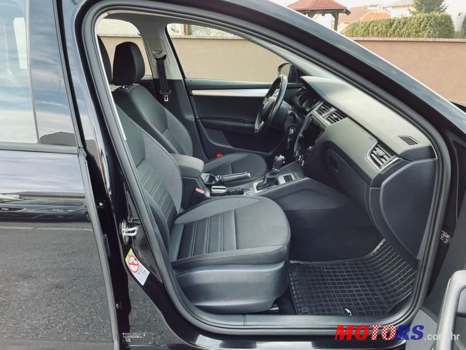 2017' Skoda Octavia Combi photo #6