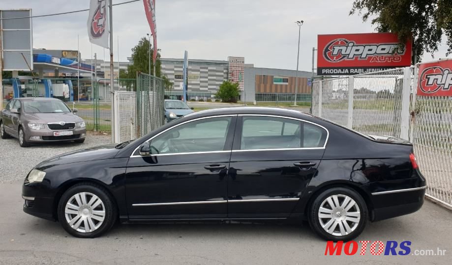 2005' Volkswagen Passat photo #3