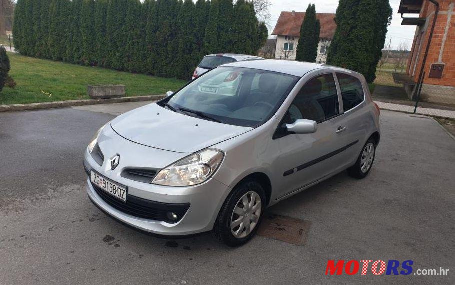2009' Renault Clio 1,2 16V photo #1