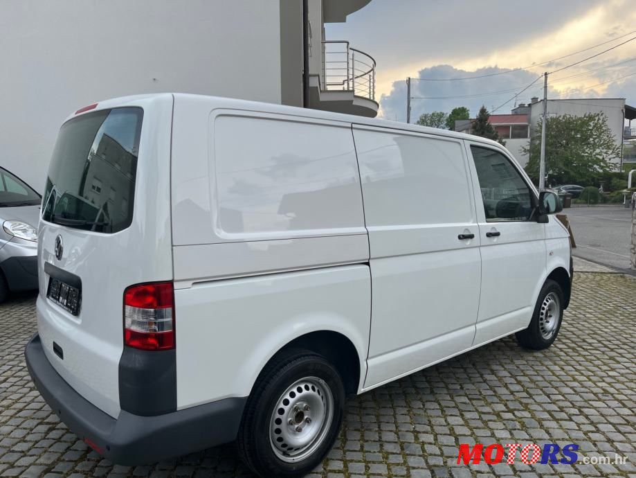 2012' Volkswagen Transporter photo #5