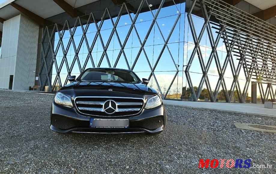 2017' Mercedes-Benz E-Klasa 220 D photo #2
