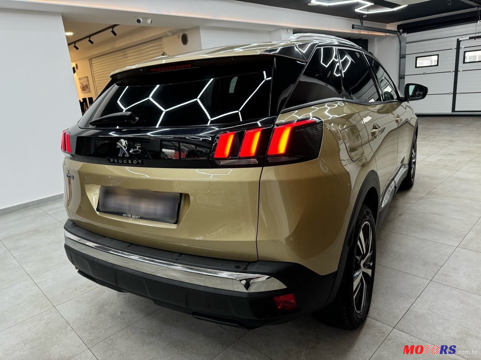 2018' Peugeot 3008 1,6 Bluehdi photo #3