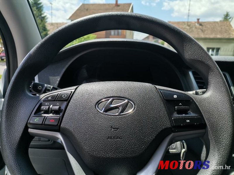 2016' Hyundai Tucson 1.7 Crdi photo #3