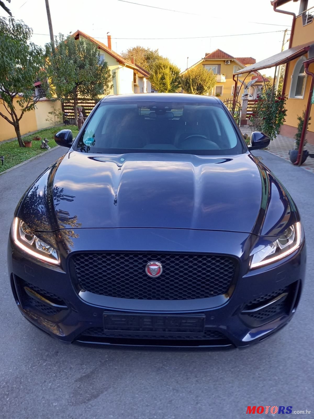 2016' Jaguar F-Pace 2.0 D photo #1