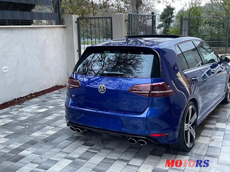 2016' Volkswagen Golf VII Golf R photo #3
