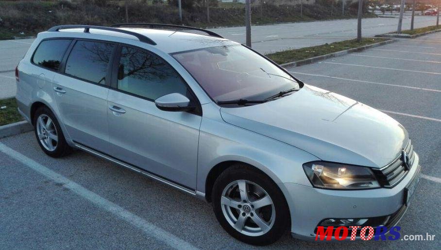 2012' Volkswagen Passat Variant photo #2
