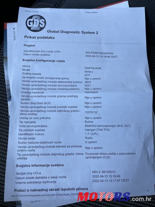 2011' Opel Astra photo #3