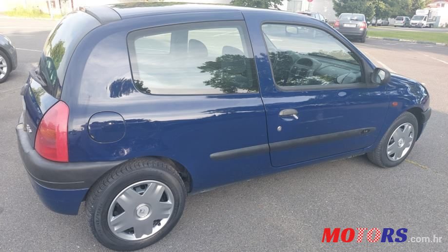2001' Renault Clio 1,4 photo #1