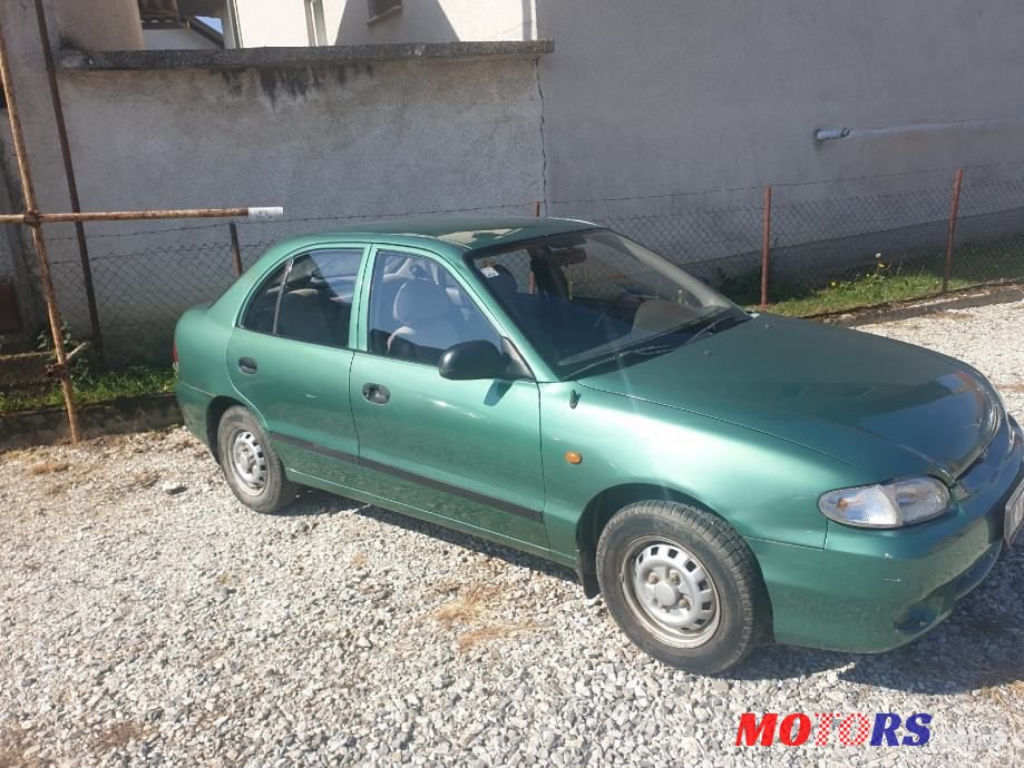 1997' Hyundai Accent photo #3