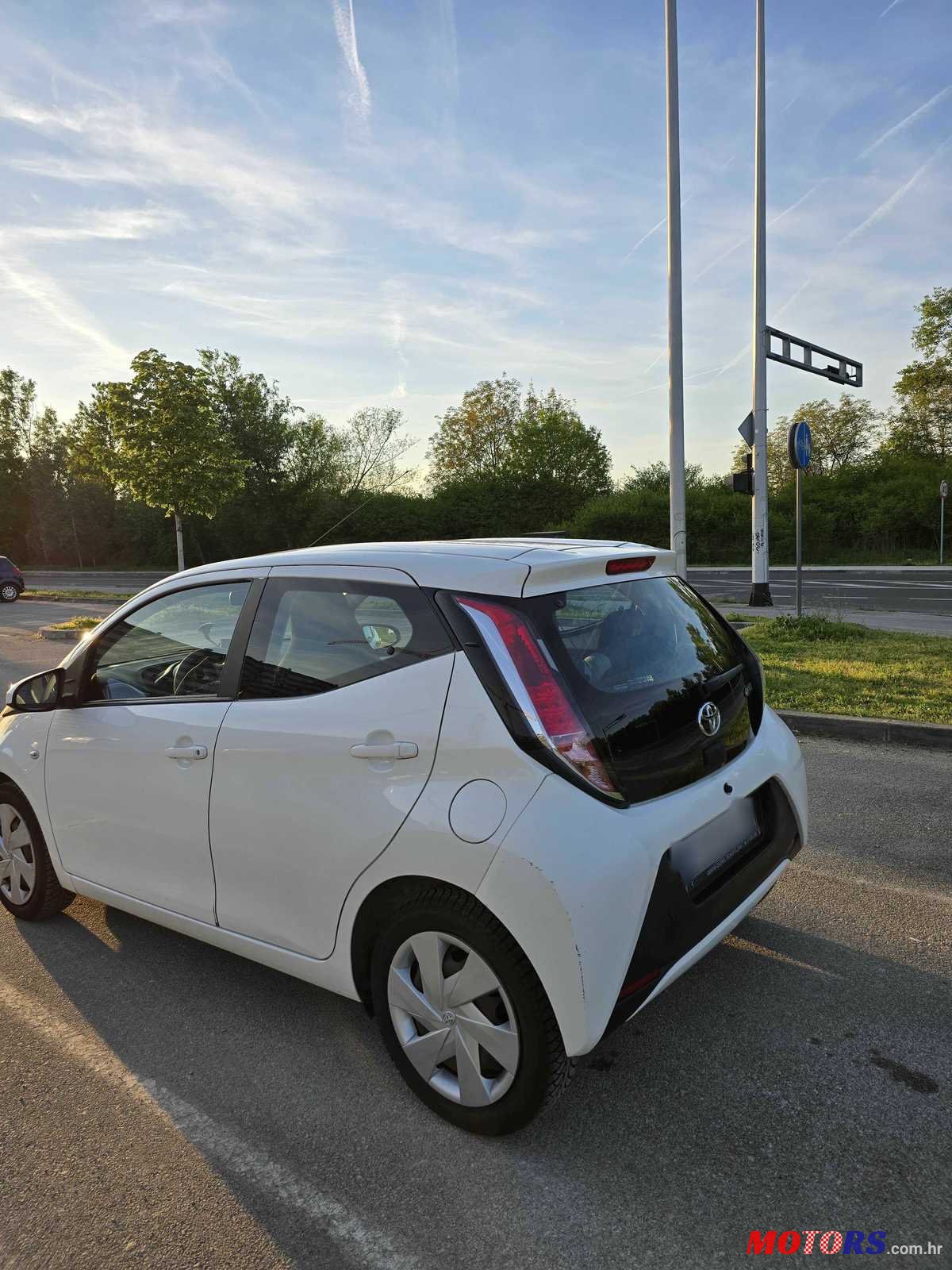 2017' Toyota Aygo photo #5