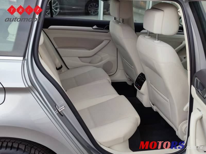 2018' Volkswagen Passat photo #4