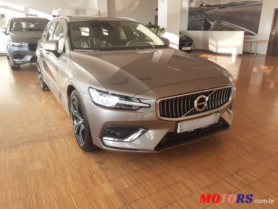 2019' Volvo V60 D4 photo #4