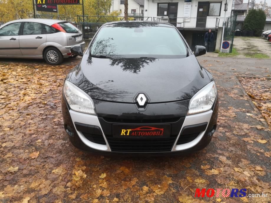 2009' Renault Megane Sport photo #2