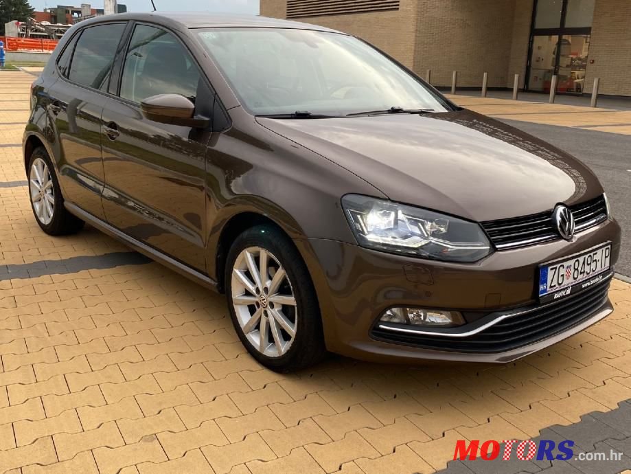 2015' Volkswagen Polo photo #6