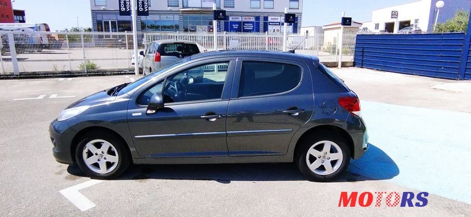 2010' Peugeot 207 1,4 Vti photo #4