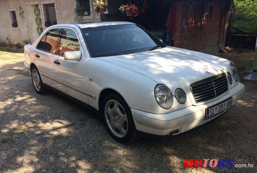 1998' Mercedes-Benz E-Klasa 220 D Classic photo #1