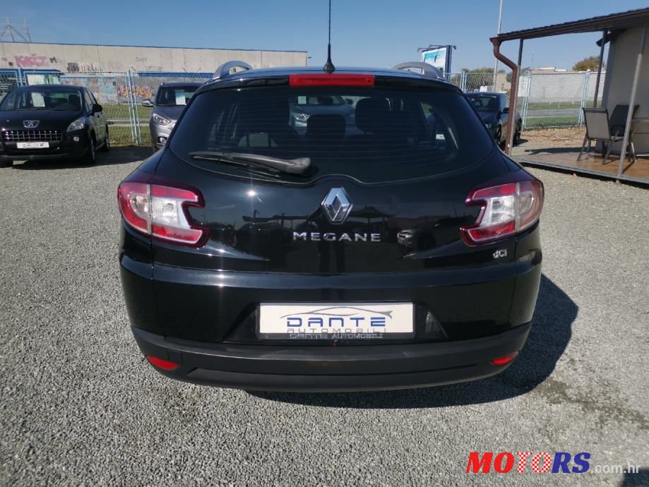 2011' Renault Megane Grandtour photo #5
