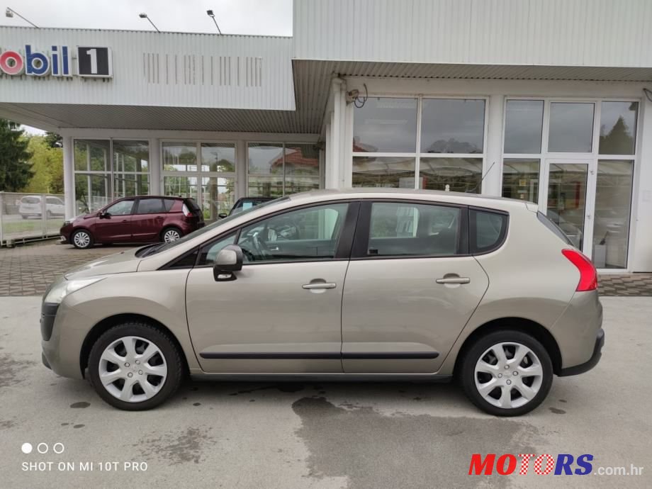 2011' Peugeot 3008 photo #2