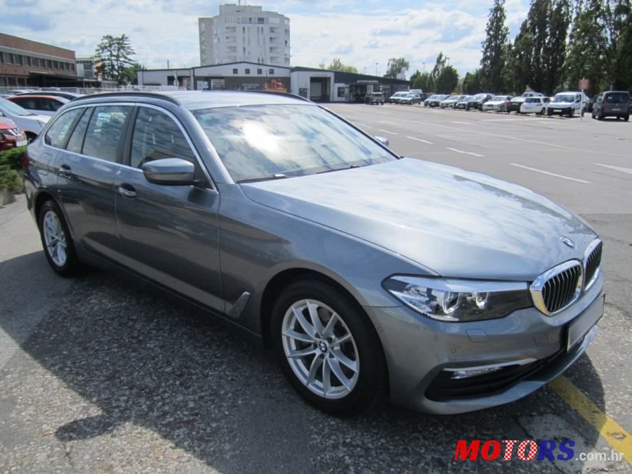 2017' BMW Serija 5 Touring 520D photo #3