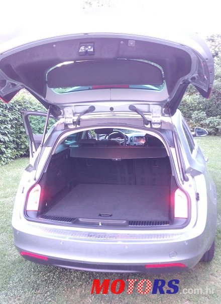 2014' Opel Insignia Sports Tourer photo #4