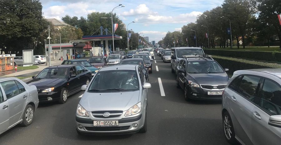 Usred mirne nedjelje totalni krkljanac na zagrebačkim ulicama: 'Zašto stojimo?'