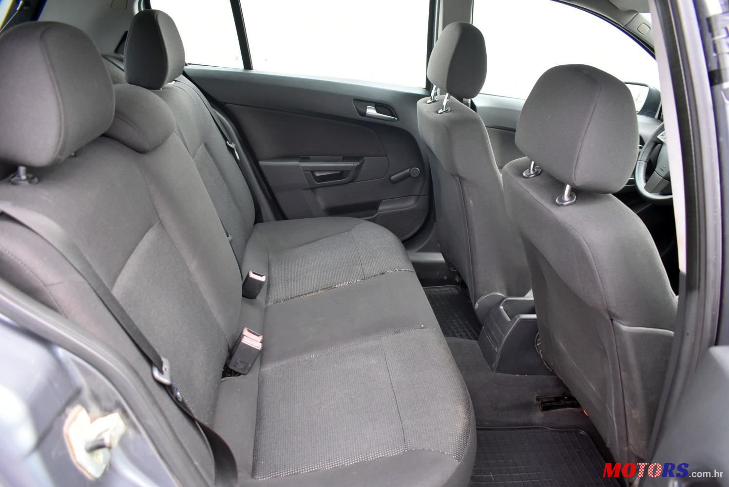 2005' Opel Astra 1,7 Cdti photo #6
