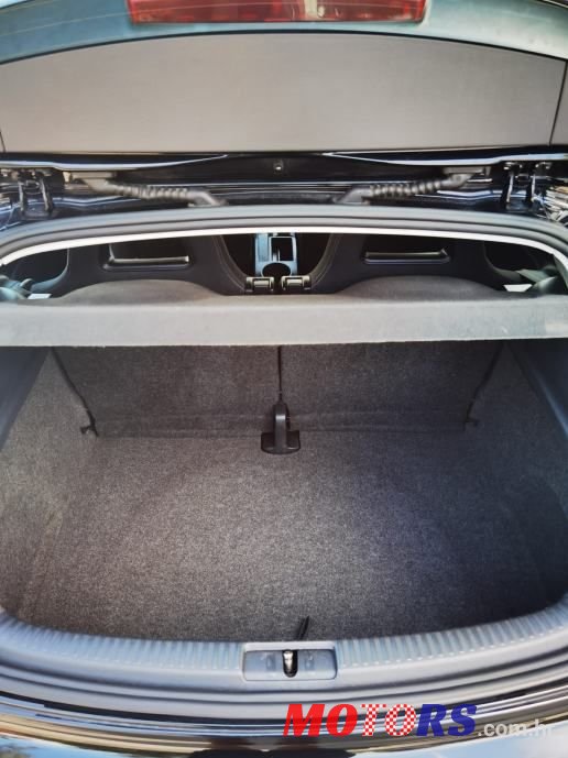 2011' Volkswagen Scirocco 2,0 Tdi photo #3