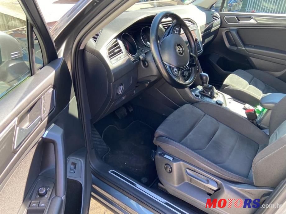 2018' Volkswagen Tiguan Allspace photo #5
