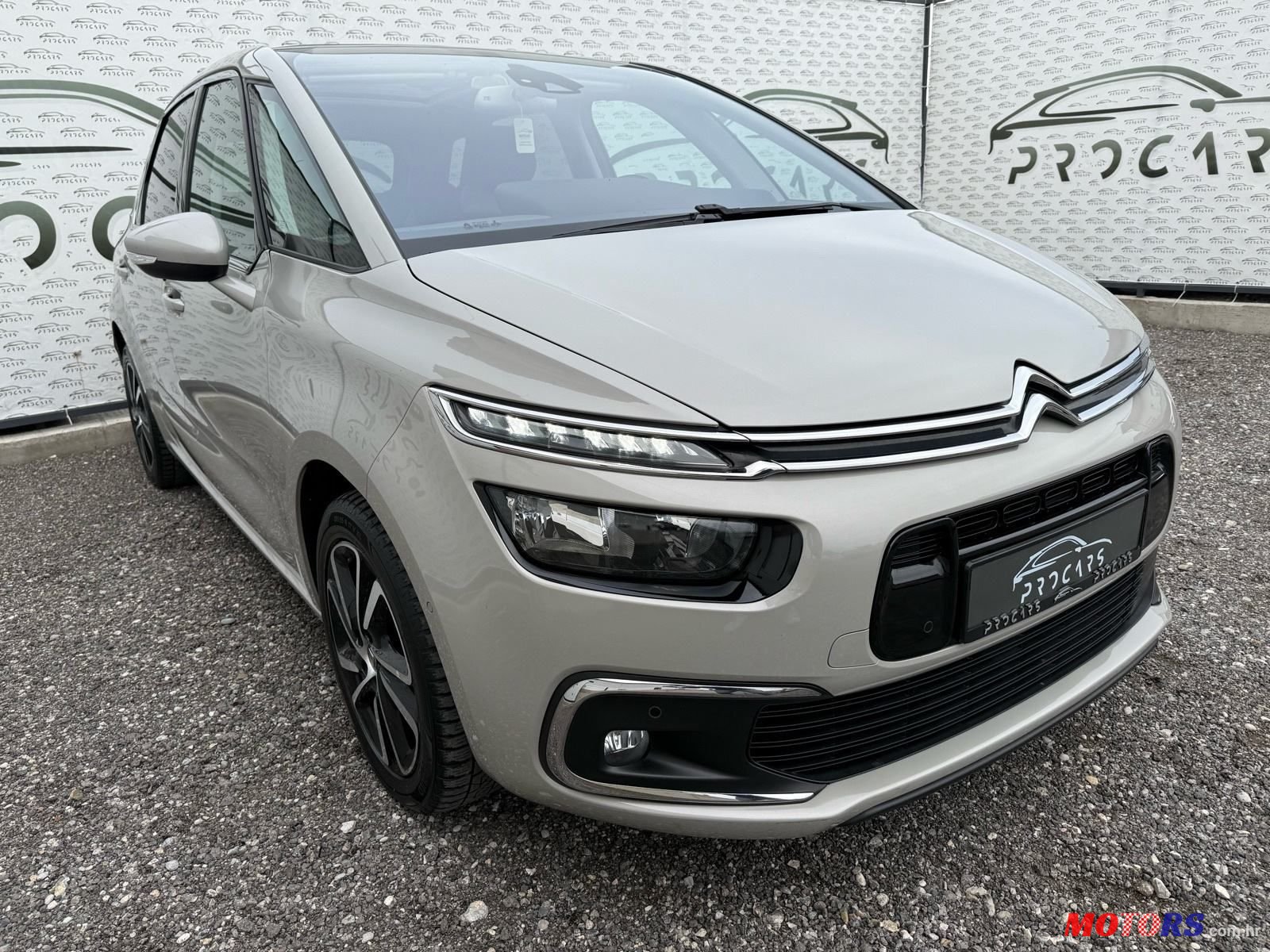 2018' Citroen C4 Picasso Bluehdi 120 photo #3