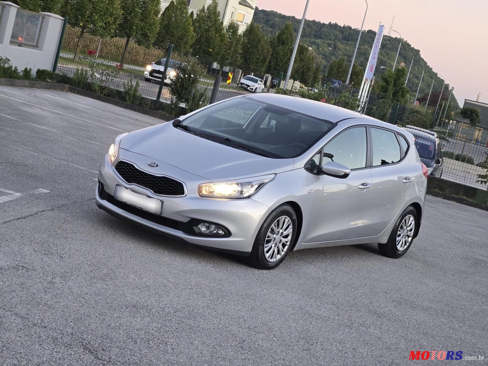 2013' Kia Ceed 1,4 Crdi Ex photo #3
