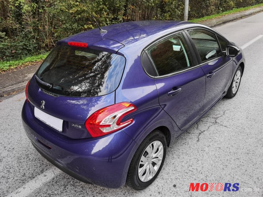 2014' Peugeot 208 1,2 Vti photo #6